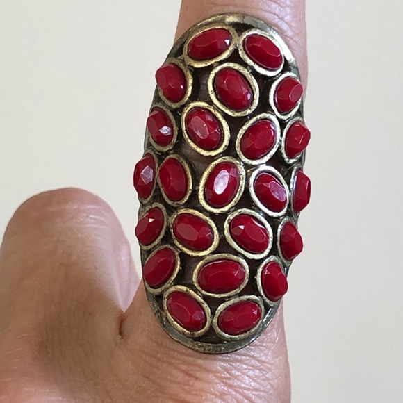 Giant statement ring - Picture 3 of 8